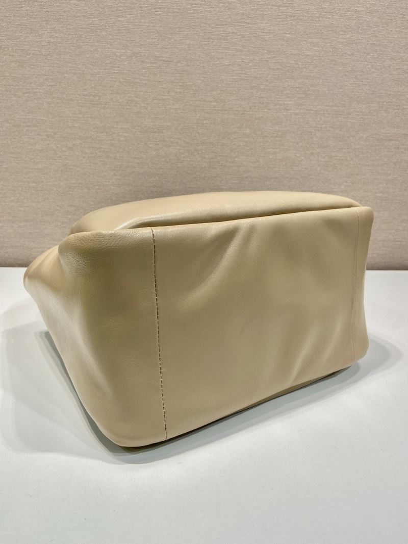 Pra*a tote bags